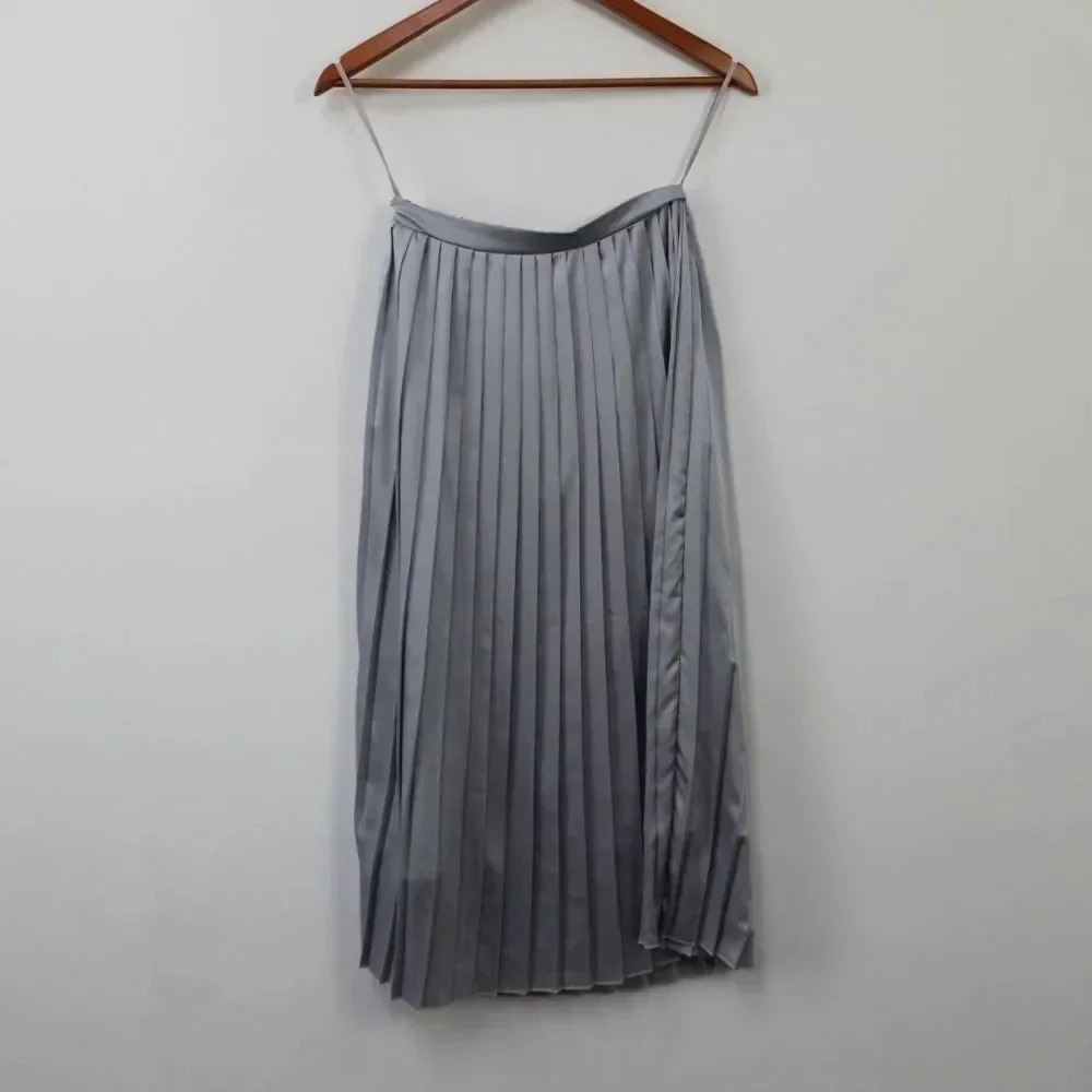 Lea & Viola Saks fifth Ave gray pleated skirt - Picture 7 of 8